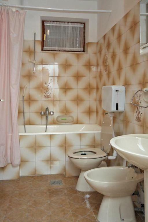Apartmani Ujdur Omiš Eksteriør billede